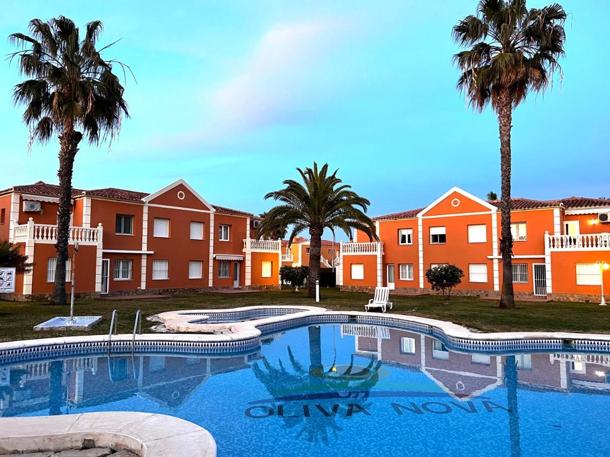 Oliva Nova Beach & Golf Resort Club Sevilla VI Exterior photo